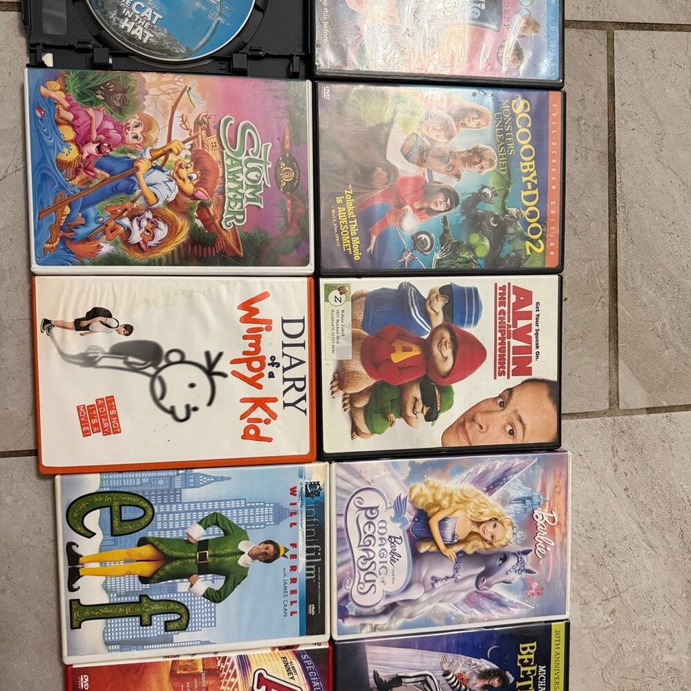Family & Kids DVD Lot – 10 Movies – Beetlejuice, Elf, Scooby-Doo, Annie, Barbie